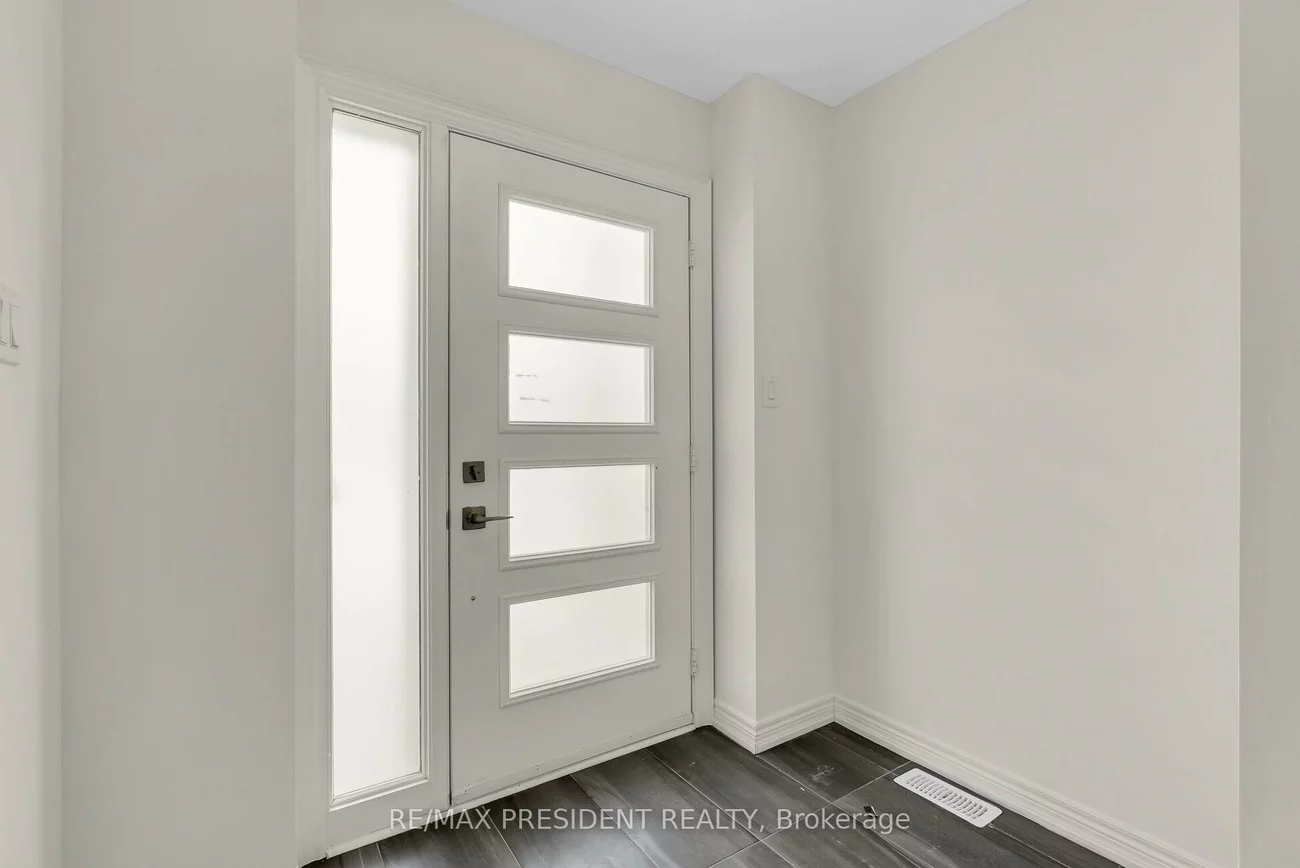 34, Queenpost, Credit Valley, Brampton