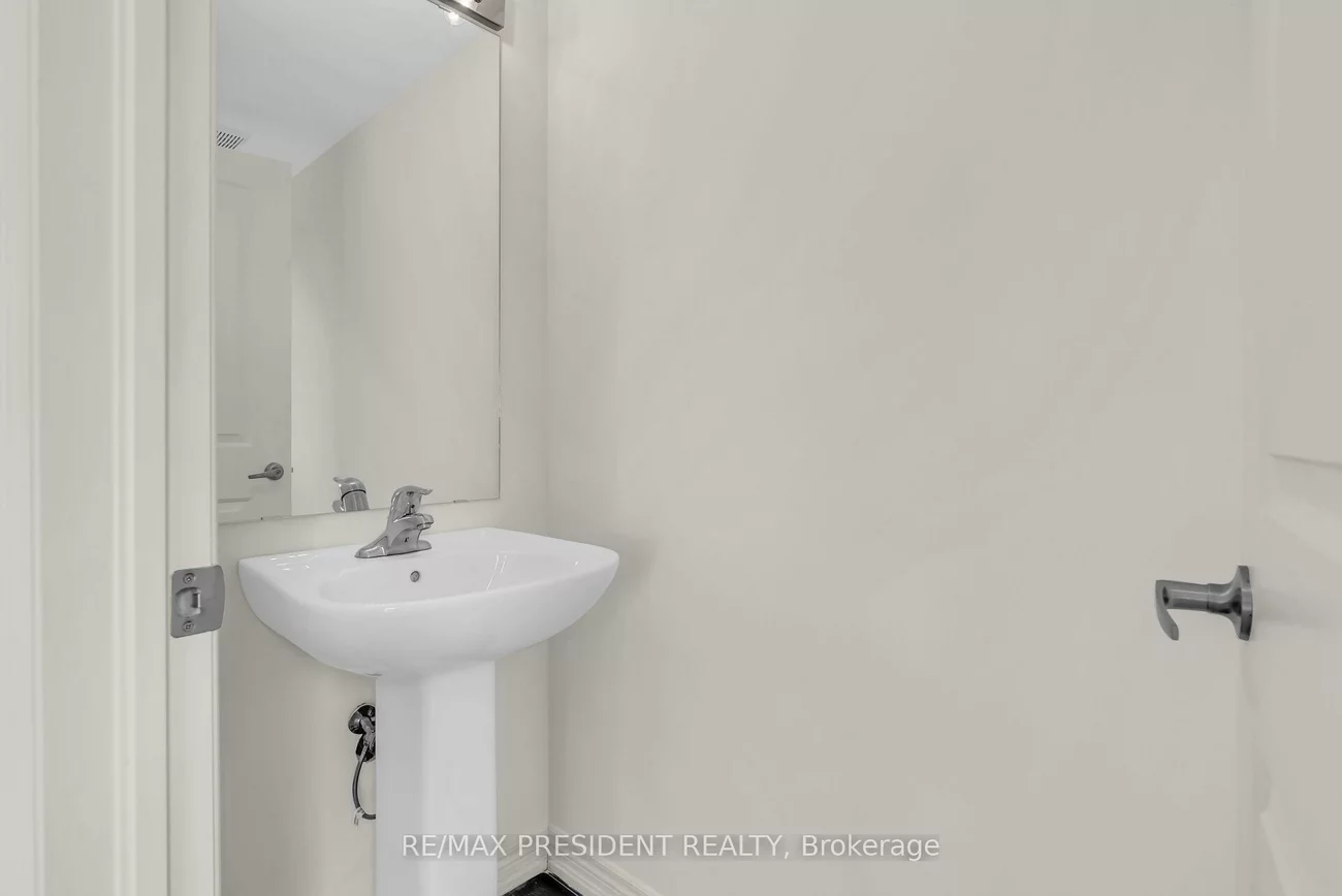 34, Queenpost, Credit Valley, Brampton