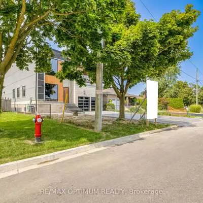 47, Moore, Brampton West, Brampton