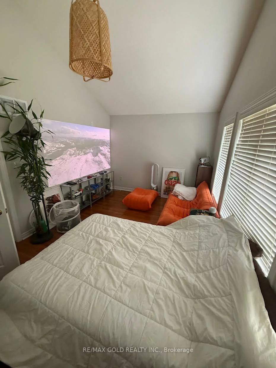 60, Swales, Sandringham-Wellington, Brampton