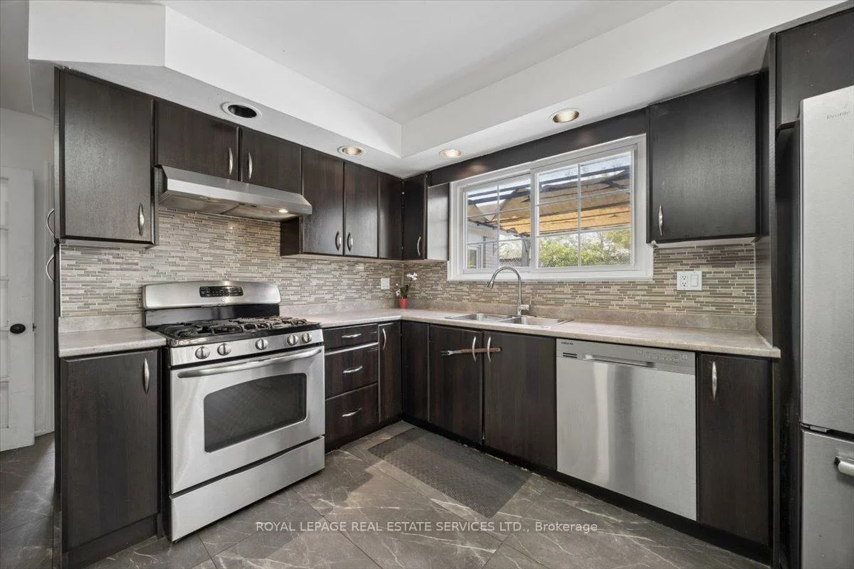 18, Chesterfield, Brampton East, Brampton