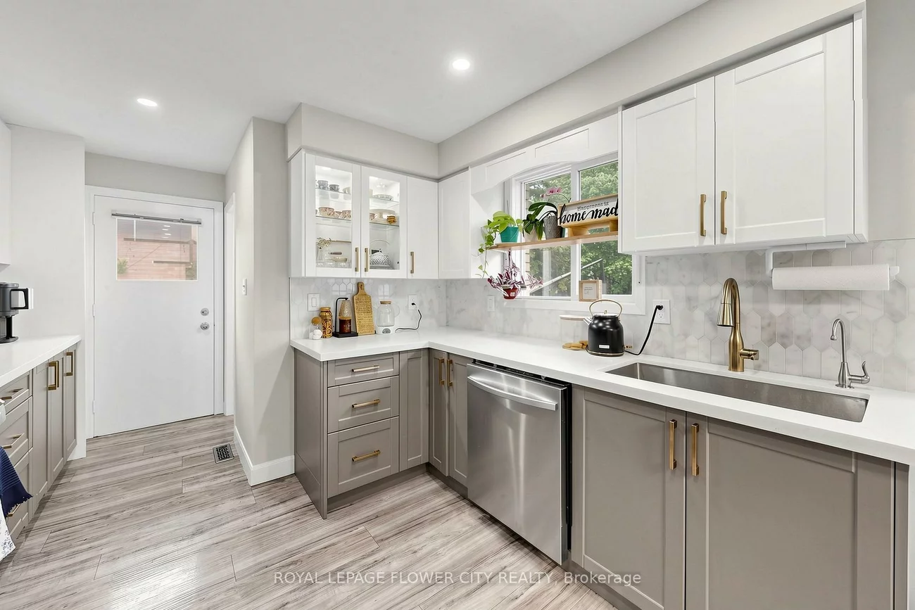 206, Mcmurchy, Brampton South, Brampton