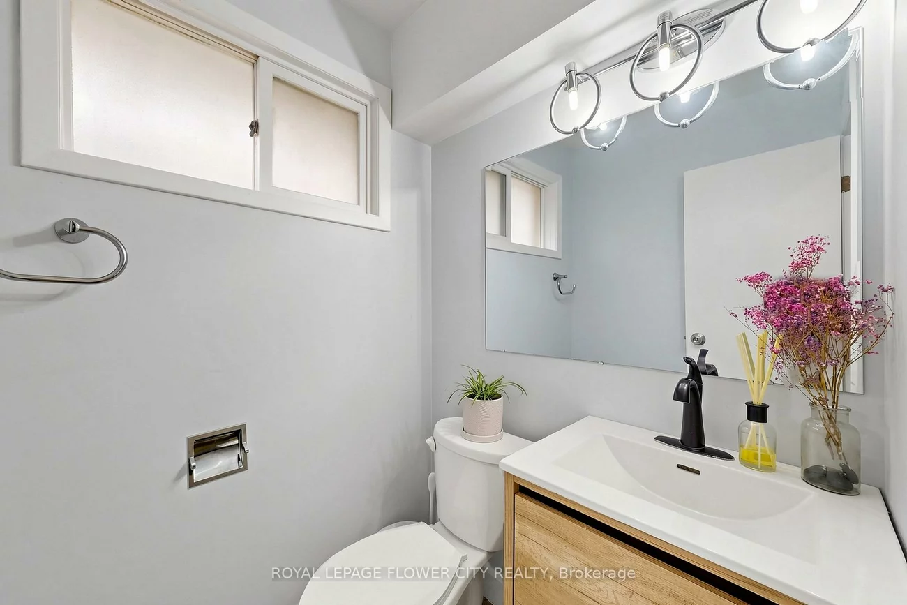 206, Mcmurchy, Brampton South, Brampton