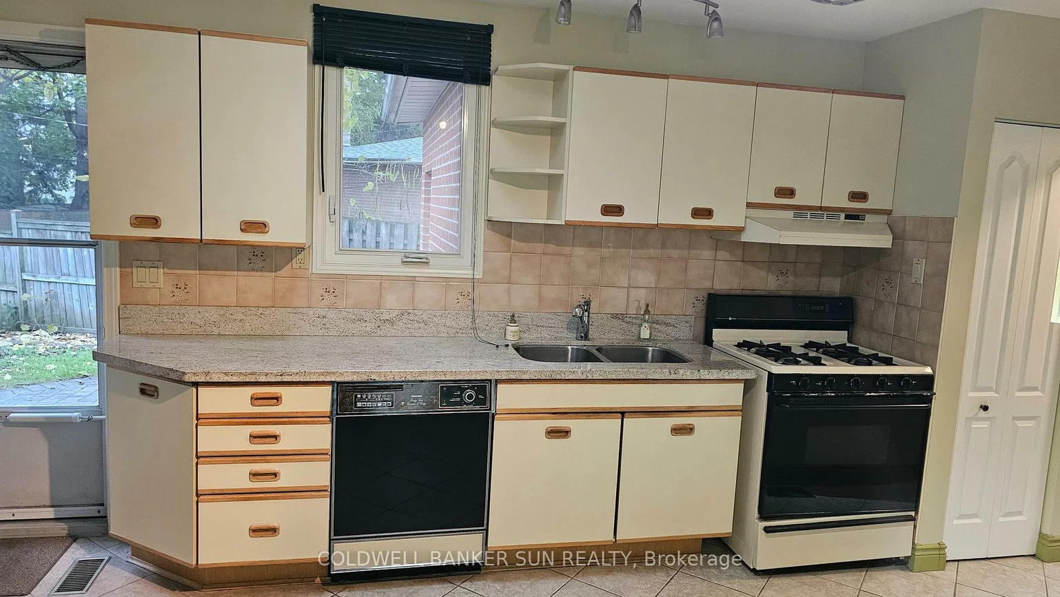 23, Brookdale, Avondale, Brampton