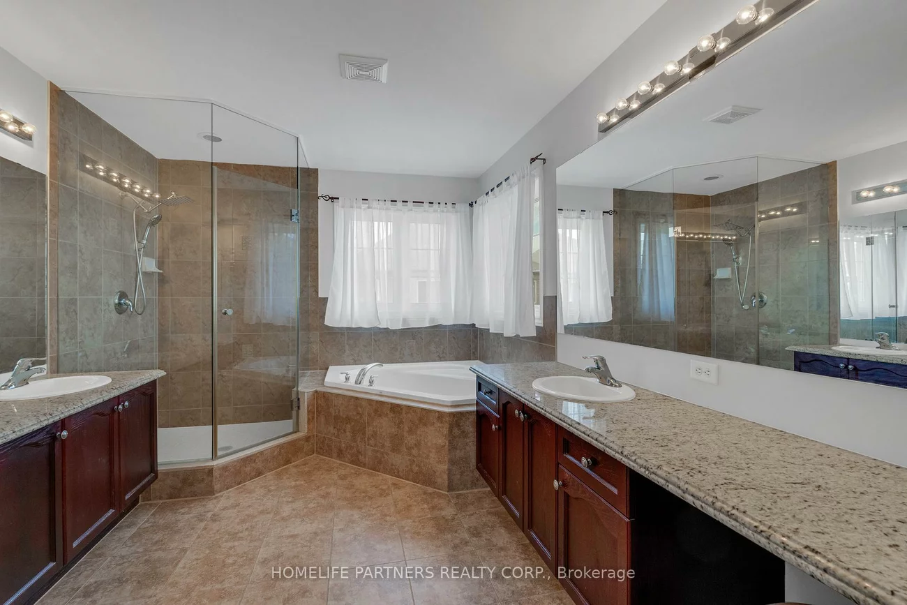 15, Oakhaven, Bram East, Brampton
