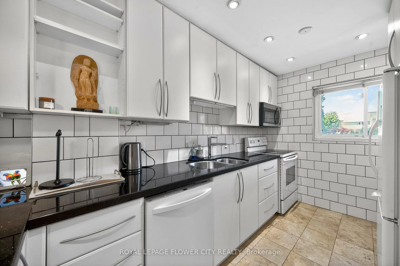 16, Gleneaden, Northgate, Brampton