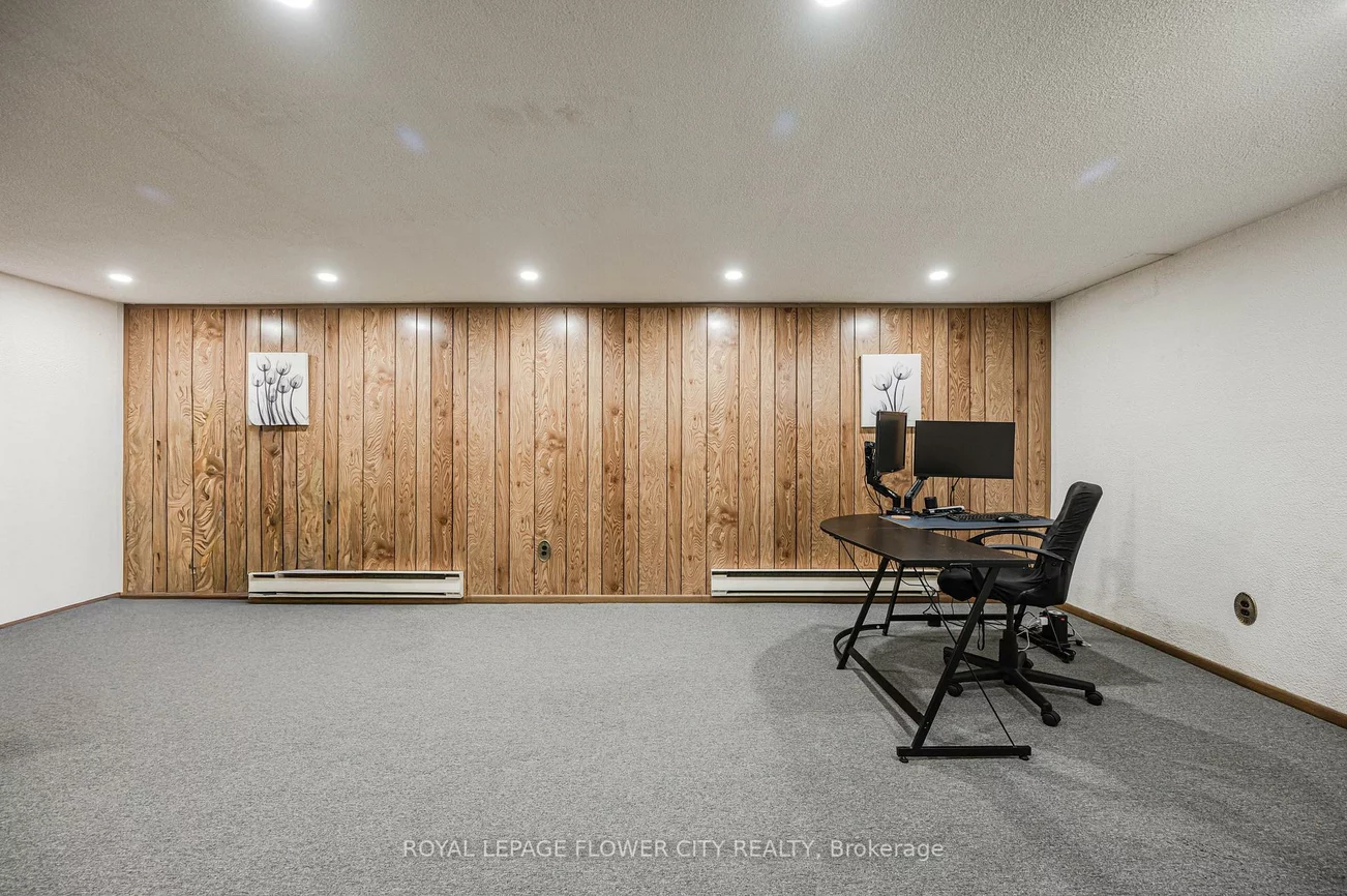 16, Gleneaden, Northgate, Brampton