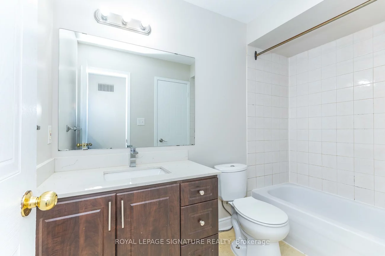 60, Blue Spruce, Sandringham-Wellington, Brampton