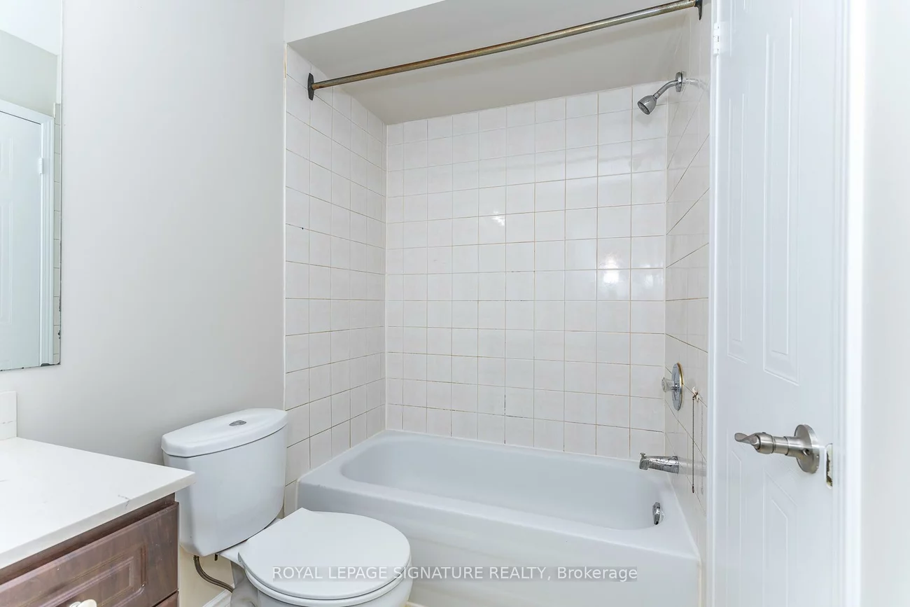 60, Blue Spruce, Sandringham-Wellington, Brampton