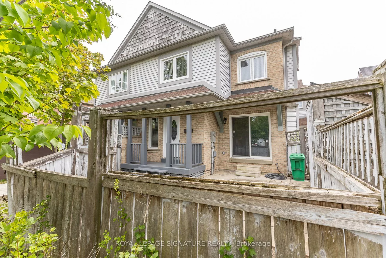60, Blue Spruce, Sandringham-Wellington, Brampton