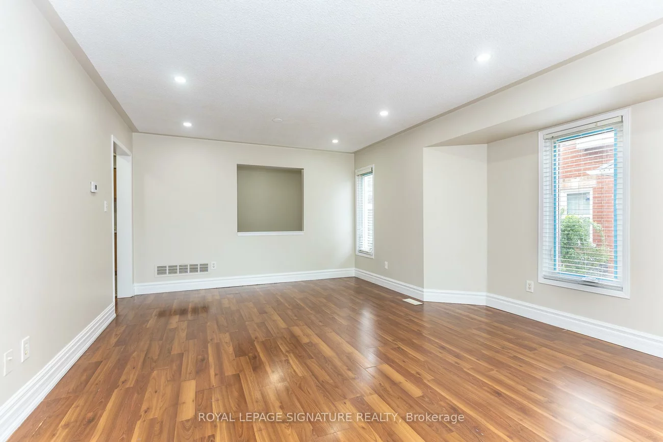 60, Blue Spruce, Sandringham-Wellington, Brampton