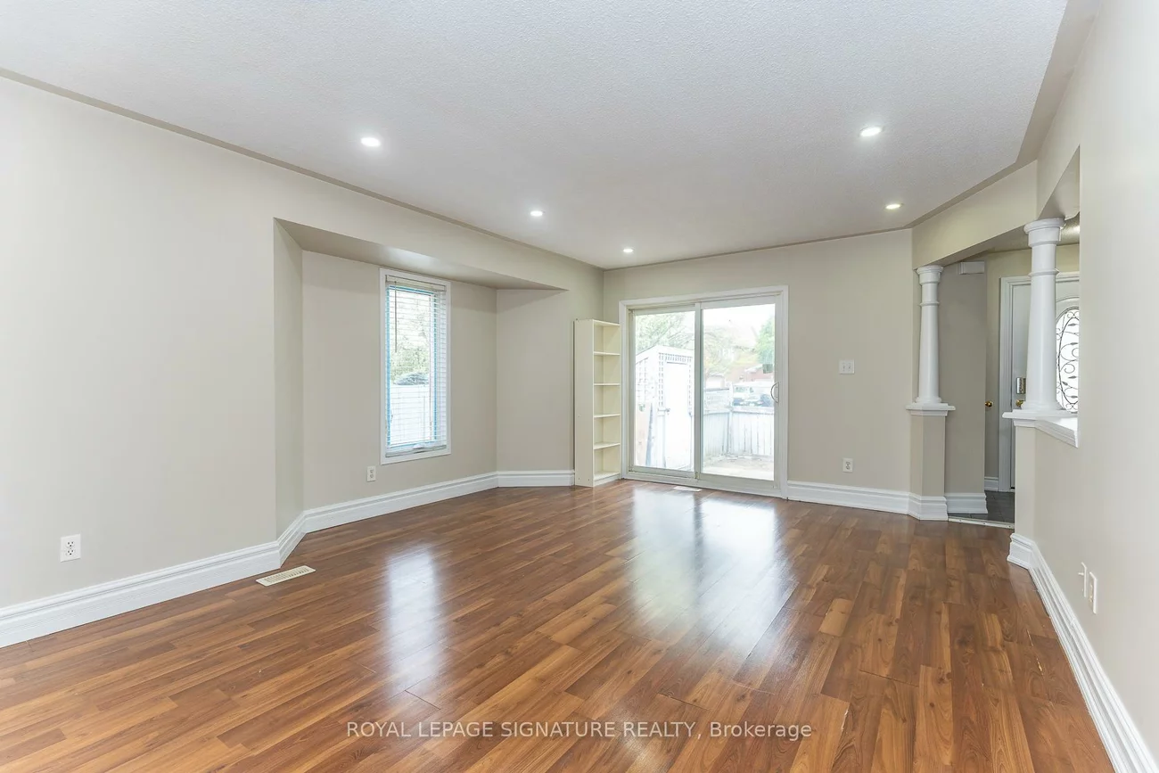 60, Blue Spruce, Sandringham-Wellington, Brampton