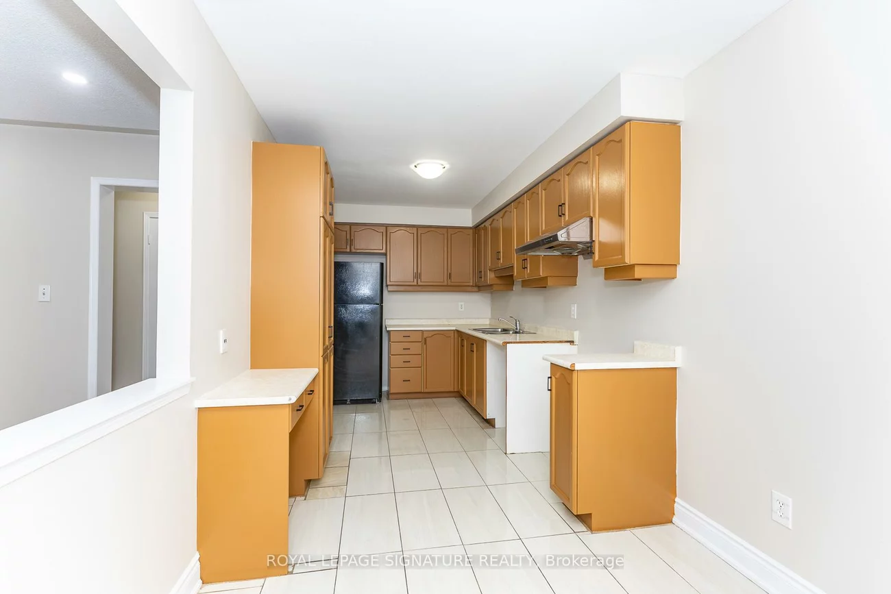 60, Blue Spruce, Sandringham-Wellington, Brampton