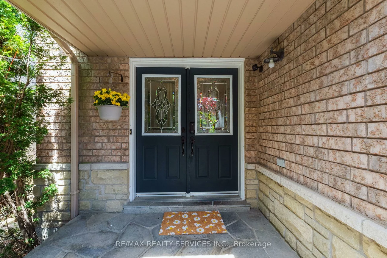 295, Queen Mary, Fletcher's Meadow, Brampton