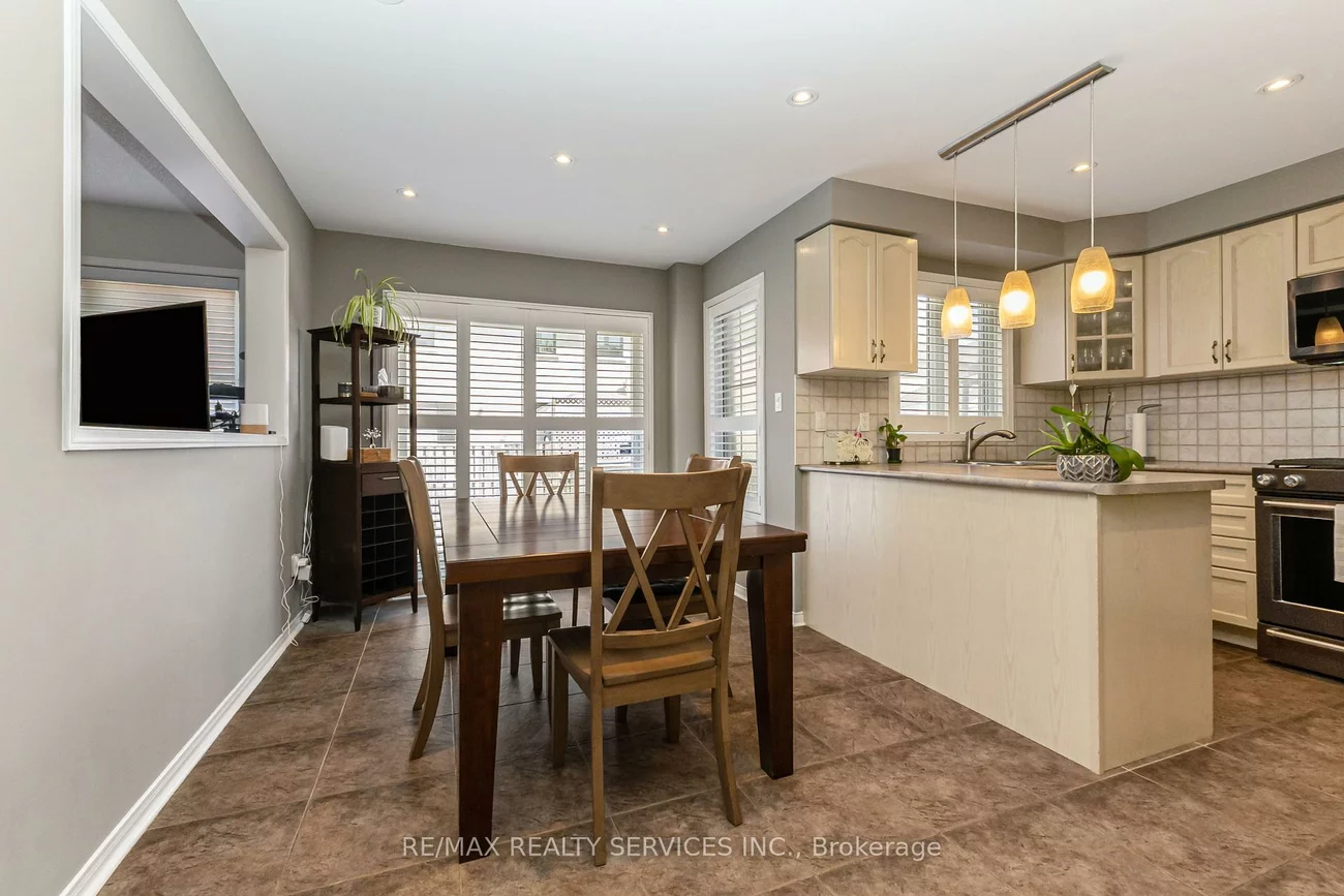 295, Queen Mary, Fletcher's Meadow, Brampton