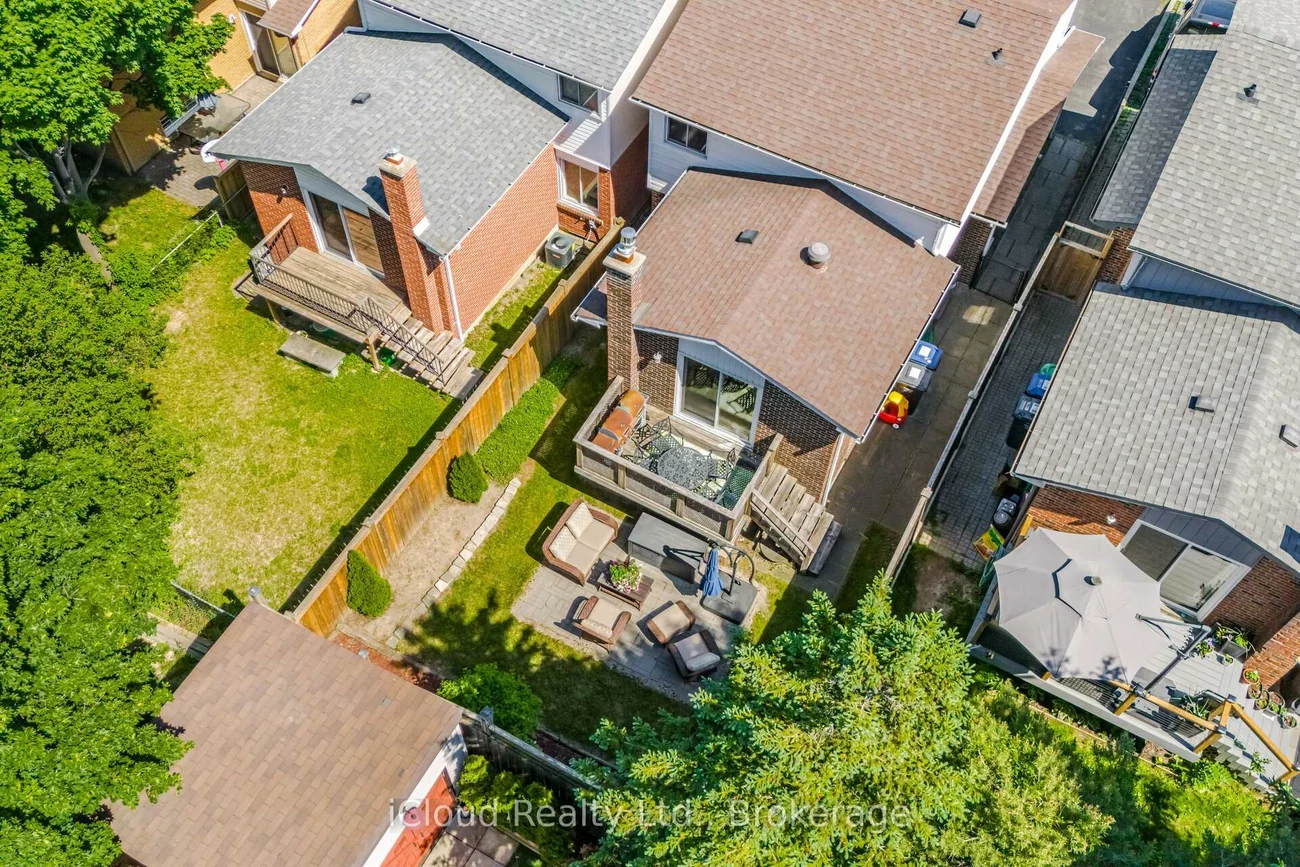 8, Lindridge, Westgate, Brampton