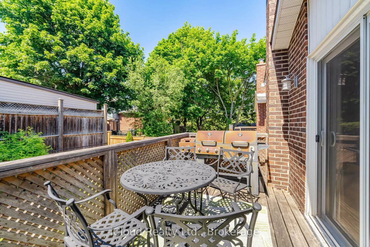 8, Lindridge, Westgate, Brampton