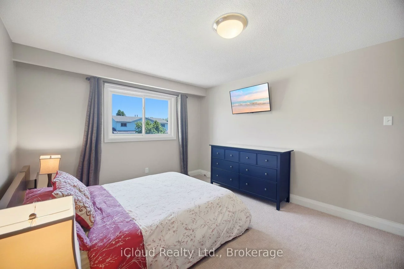 8, Lindridge, Westgate, Brampton