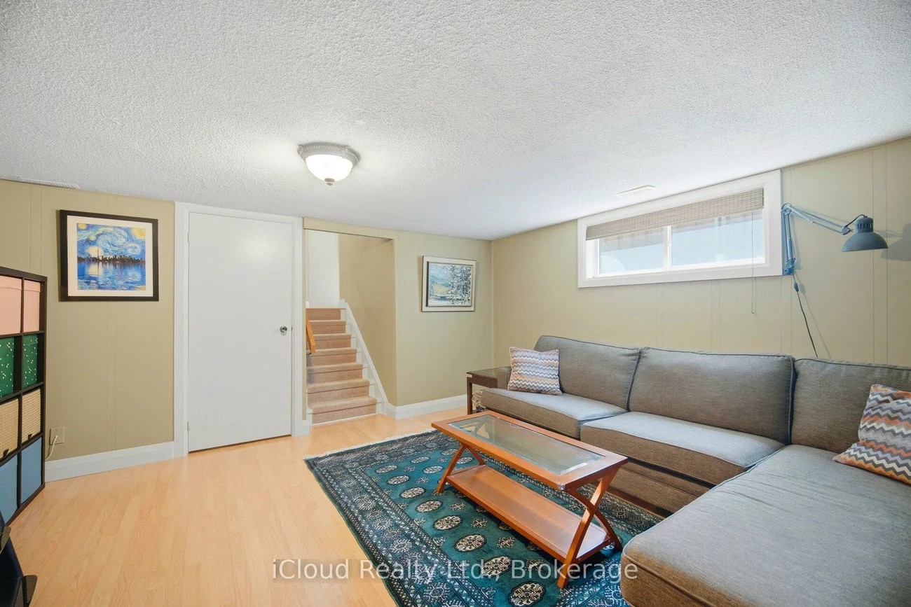 8, Lindridge, Westgate, Brampton
