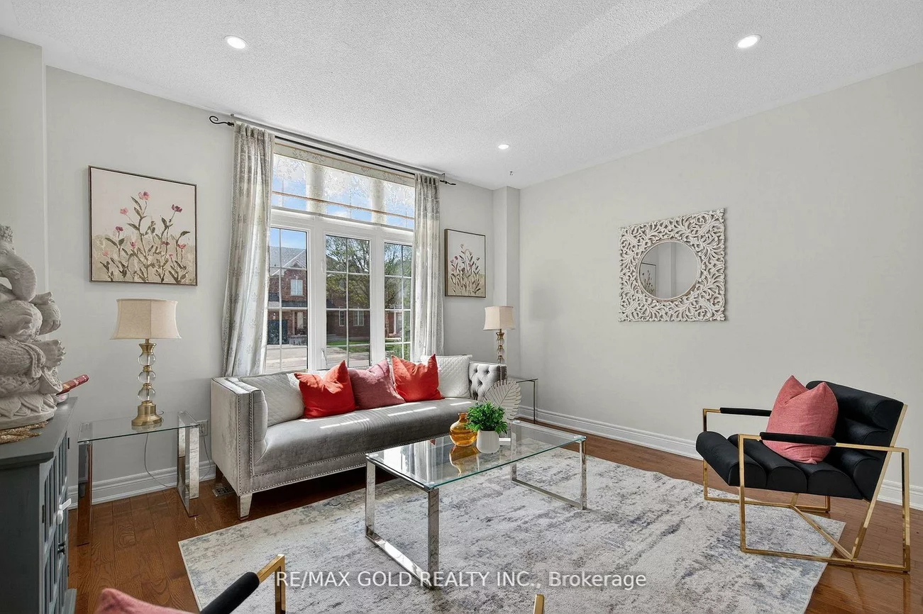 17, Maisonneuve, Vales of Castlemore North, Brampton