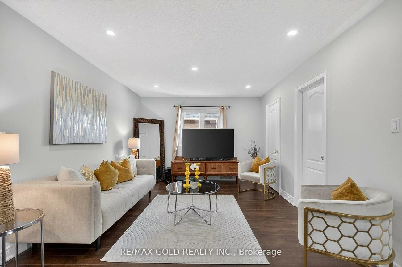 17, Maisonneuve, Vales of Castlemore North, Brampton