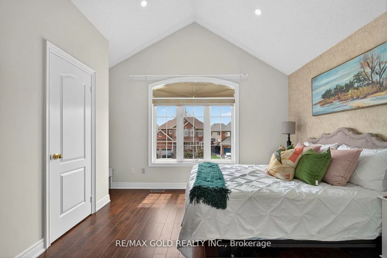 17, Maisonneuve, Vales of Castlemore North, Brampton