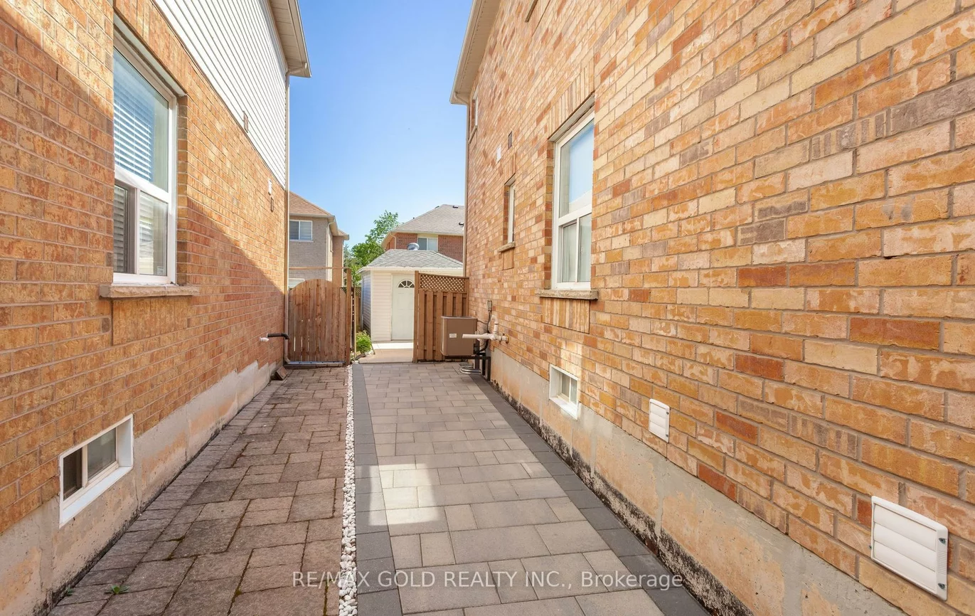 33, Nina, Fletcher's Meadow, Brampton