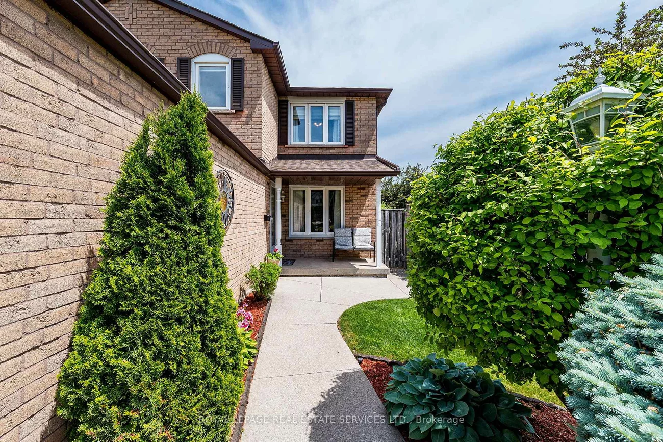 19, Newgreen, Westgate, Brampton