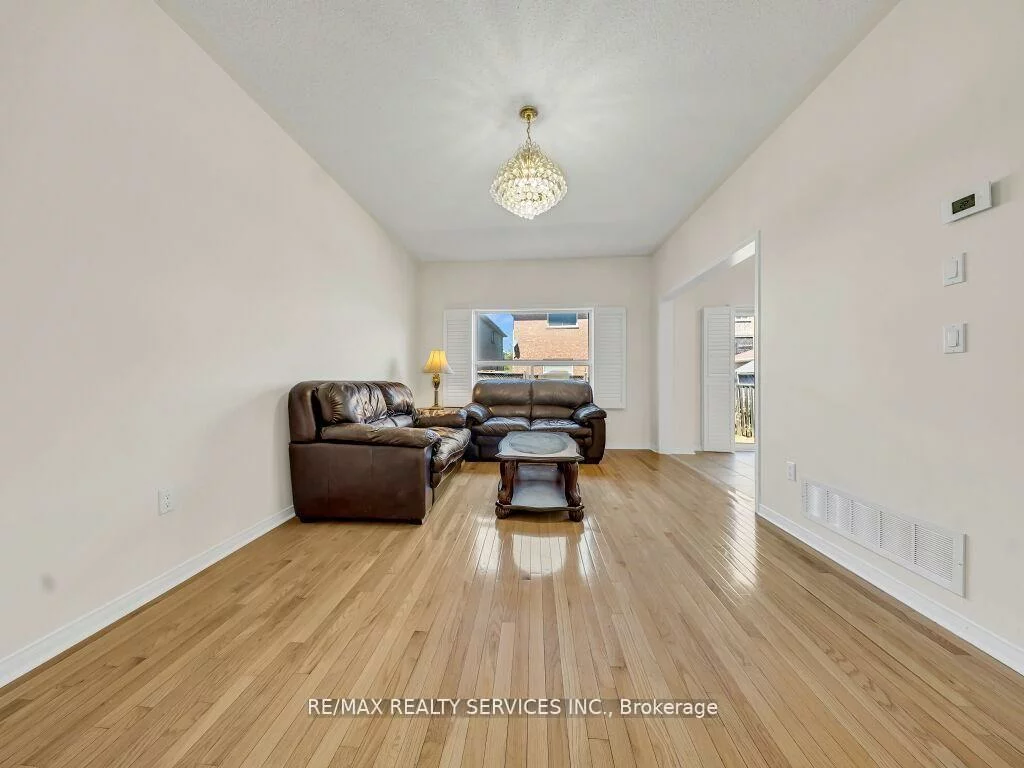 15, Lockburn, Fletcher's Meadow, Brampton