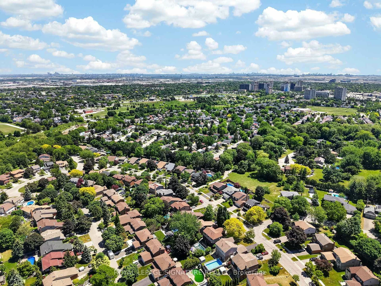 29, Mansfield, Central Park, Brampton