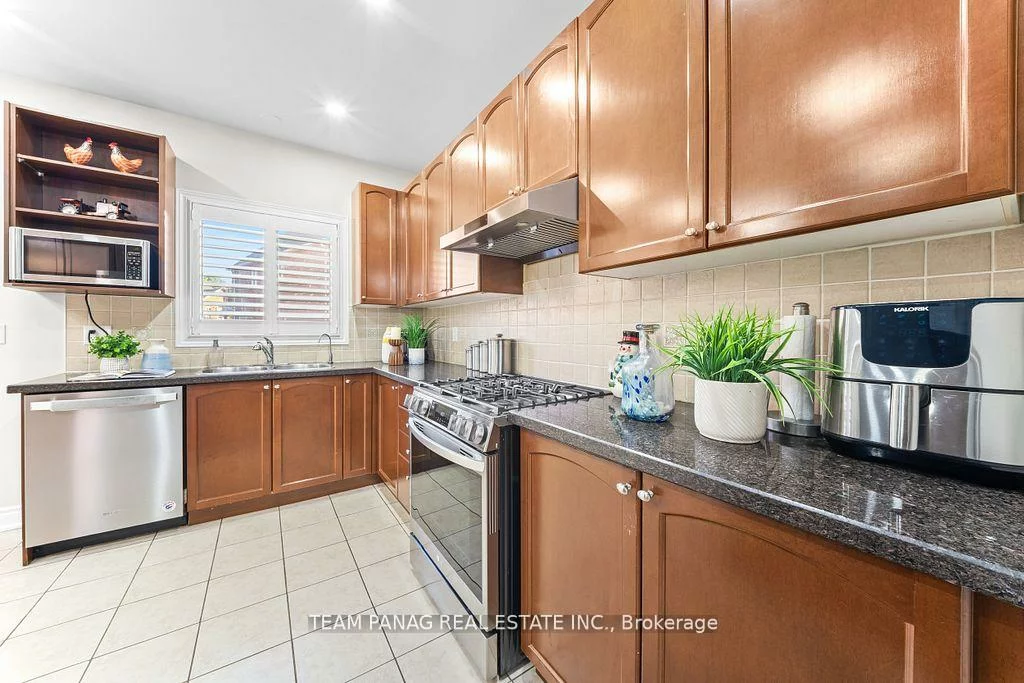 11, Powell, Sandringham-Wellington, Brampton