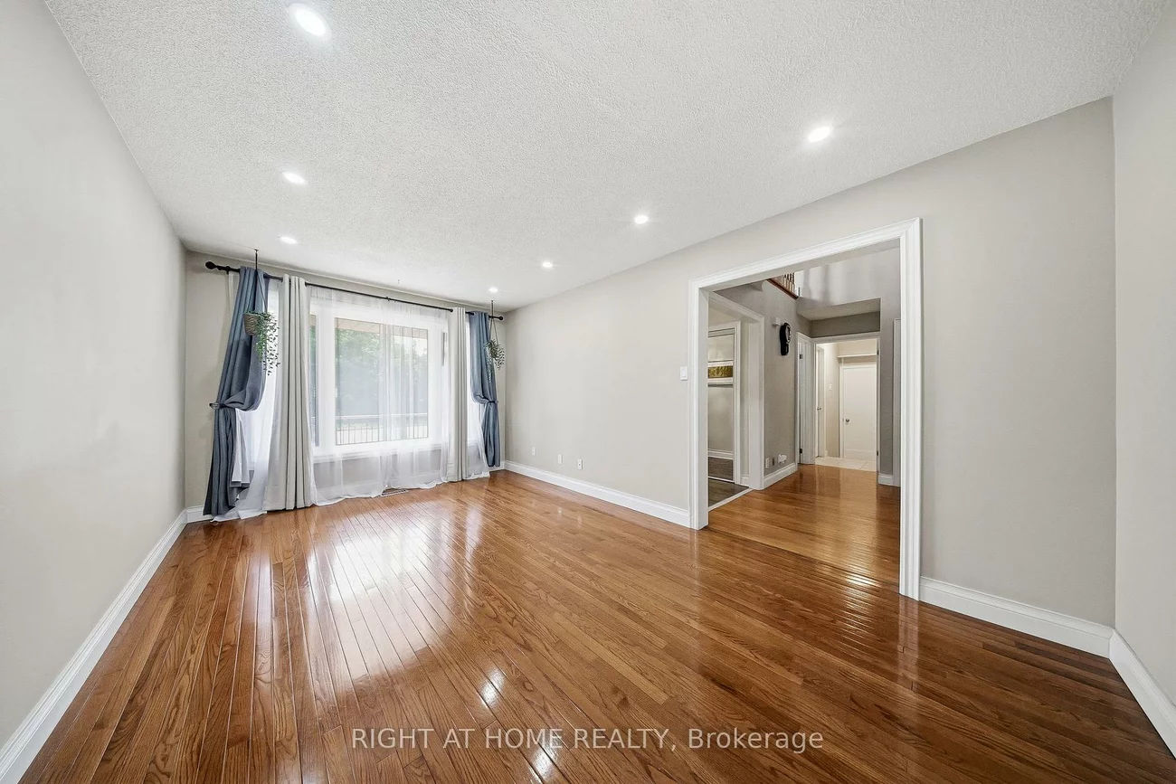 29, Sunforest, Heart Lake West, Brampton