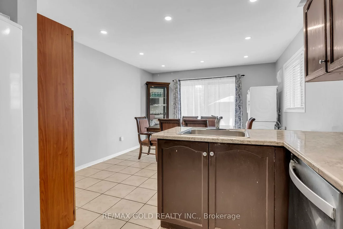 74, Fletcher's creek, Fletcher's Creek Village, Brampton