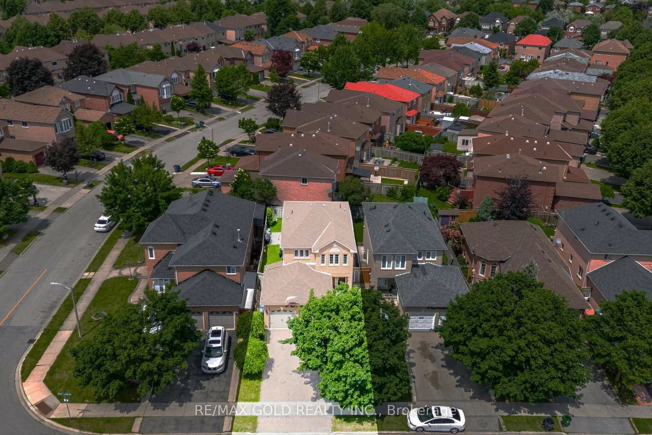 143, Royal Orchard, Brampton West, Brampton