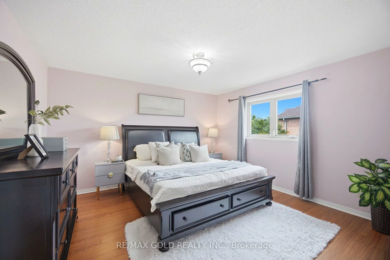 143, Royal Orchard, Brampton West, Brampton