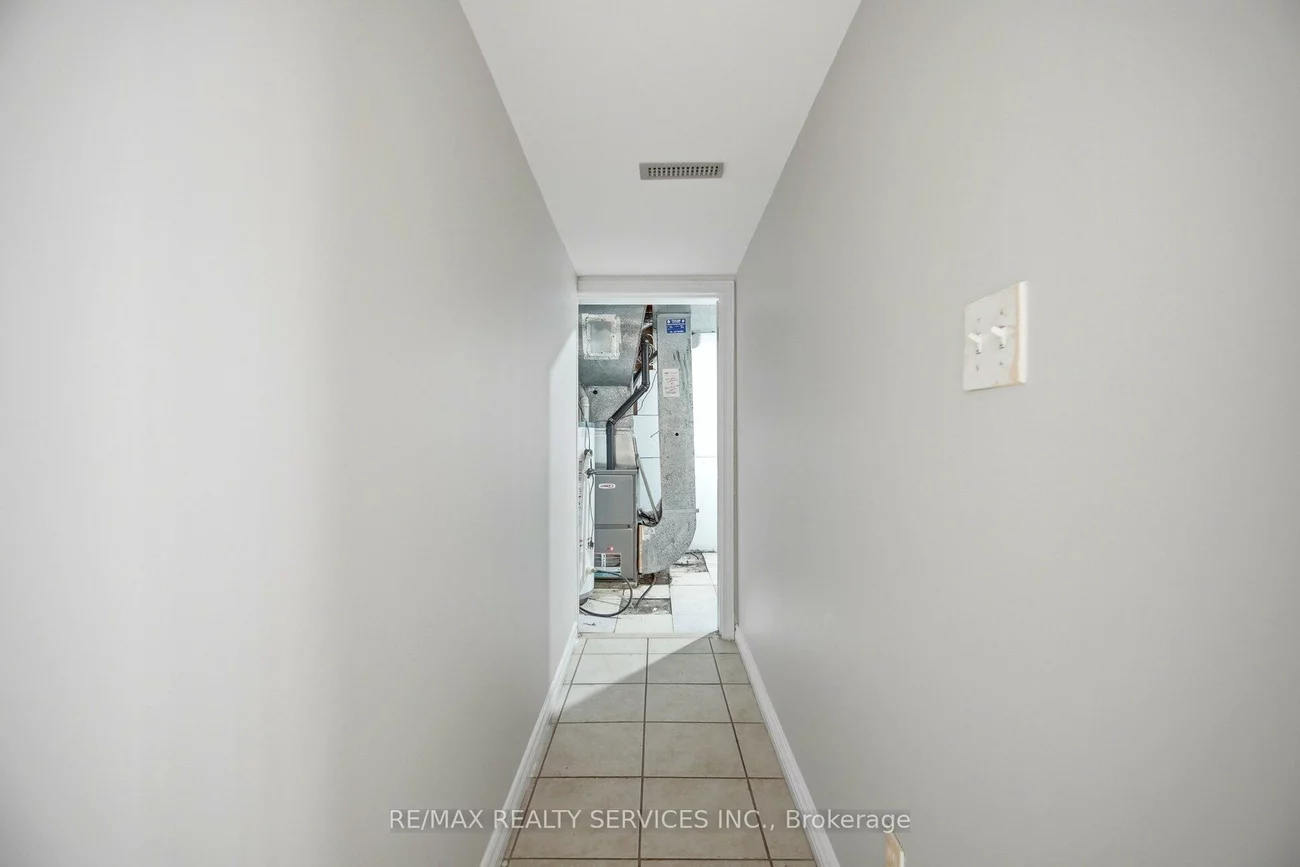 249, Sunny Meadow, Sandringham-Wellington, Brampton