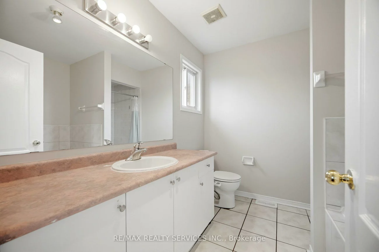 249, Sunny Meadow, Sandringham-Wellington, Brampton