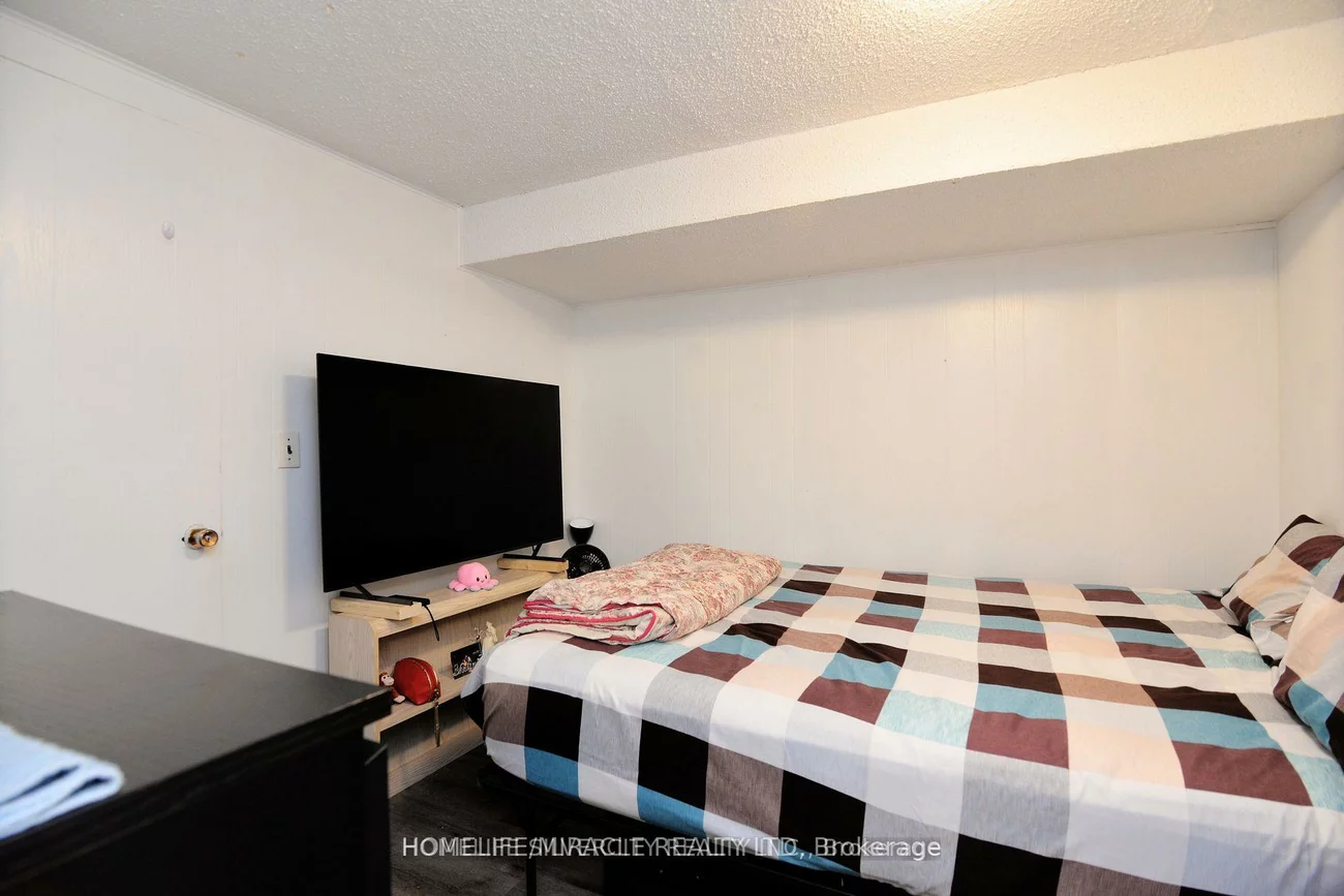 88, Ardglen, Bram East, Brampton