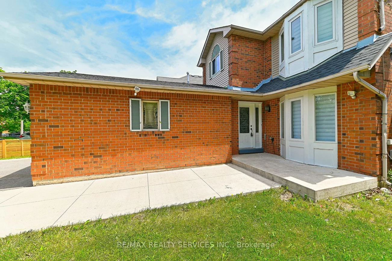 56, Mullis, Fletcher's West, Brampton