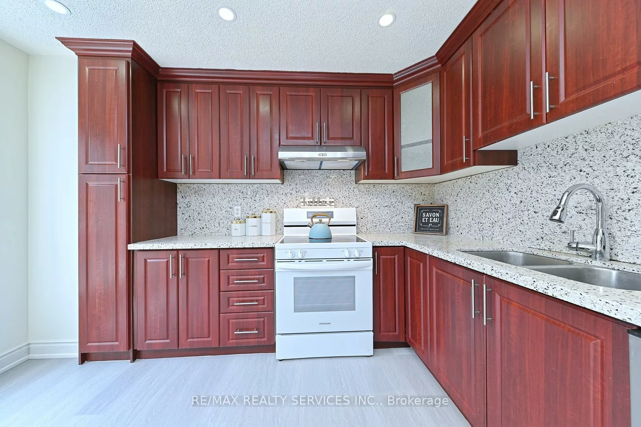 56, Mullis, Fletcher's West, Brampton