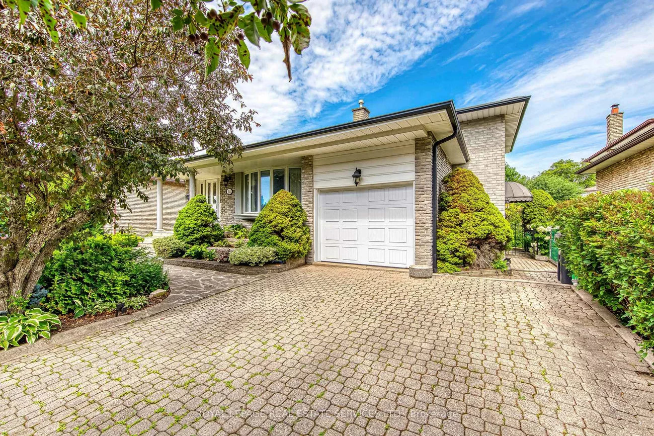 14, Governor Grove, Brampton South, Brampton
