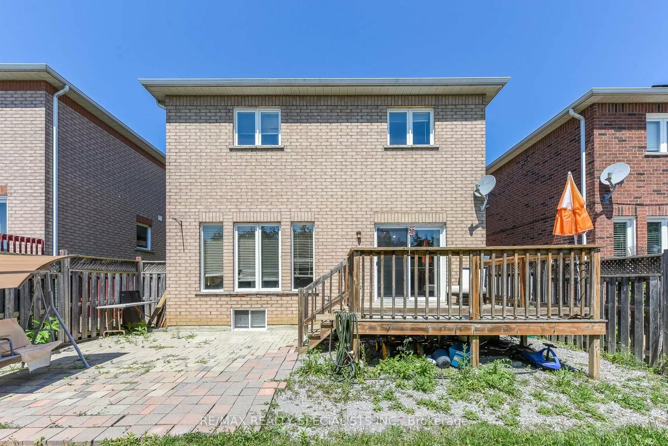 10, Sweet Briar, Snelgrove, Brampton
