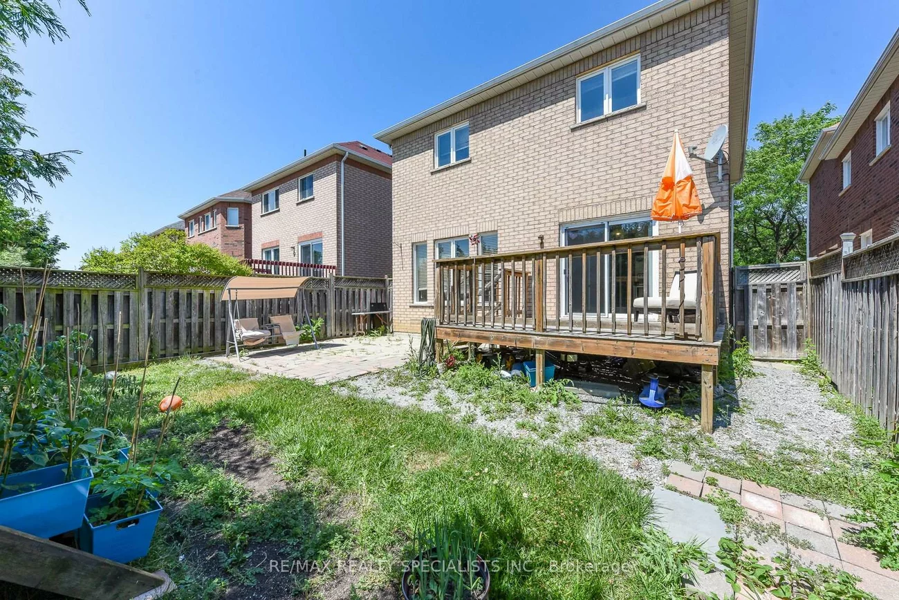 10, Sweet Briar, Snelgrove, Brampton