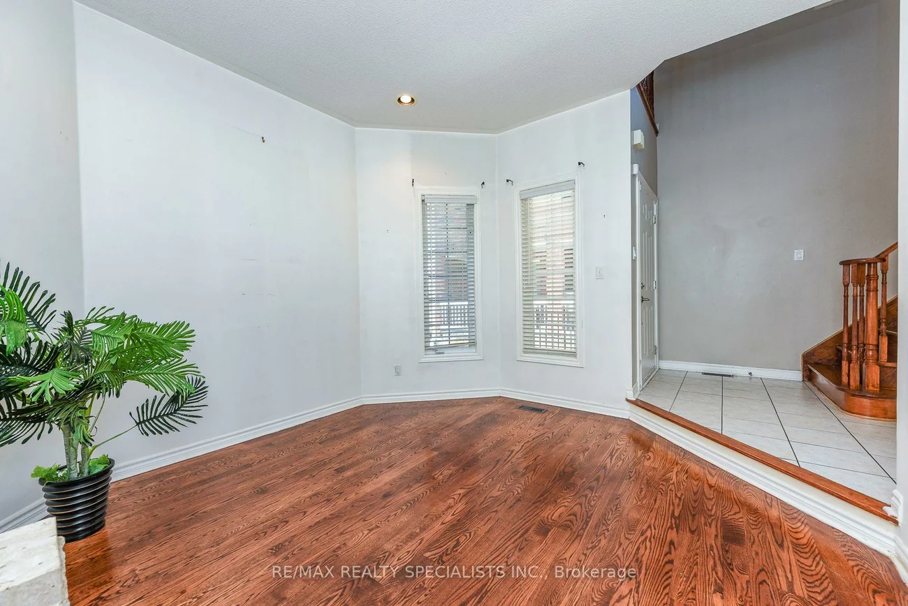 10, Sweet Briar, Snelgrove, Brampton