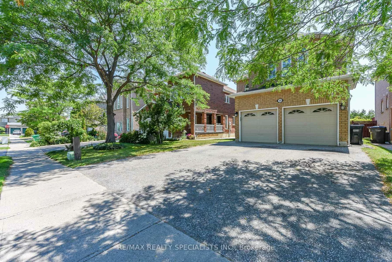 10, Sweet Briar, Snelgrove, Brampton