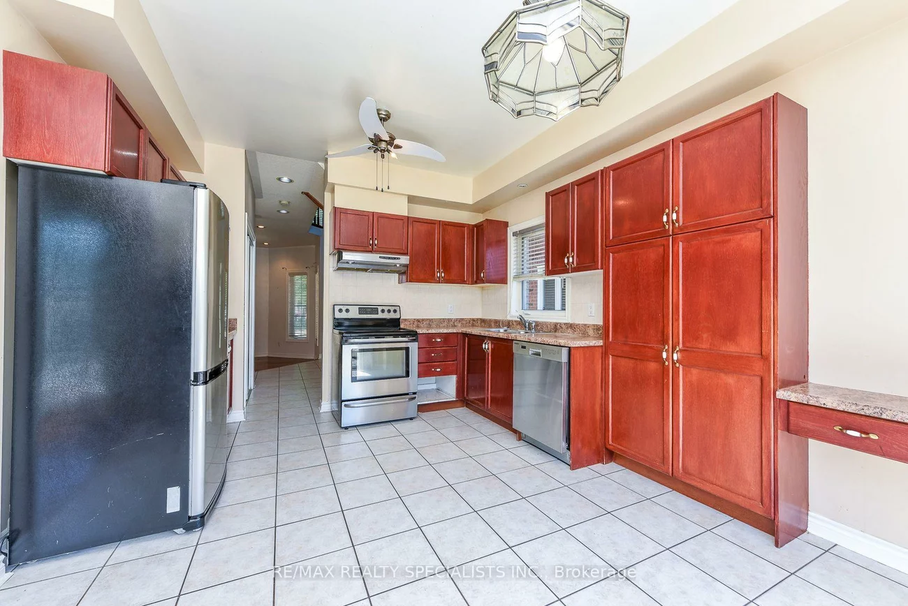 10, Sweet Briar, Snelgrove, Brampton
