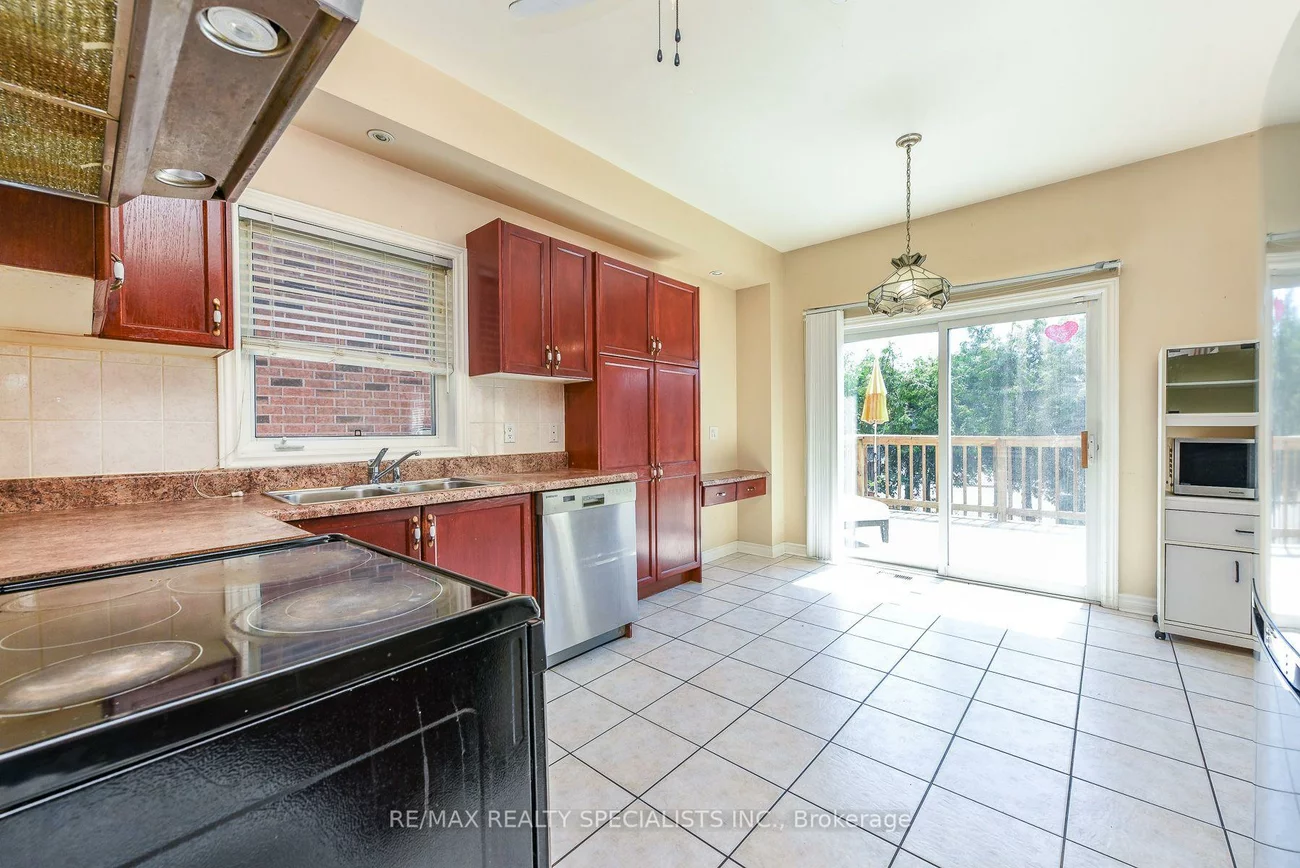 10, Sweet Briar, Snelgrove, Brampton
