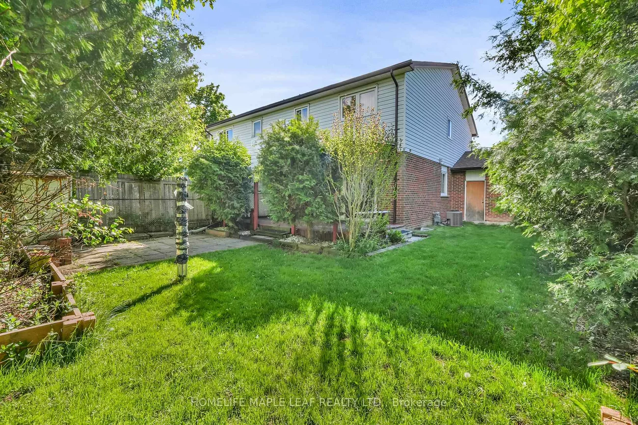 14, Manitou, Central Park, Brampton