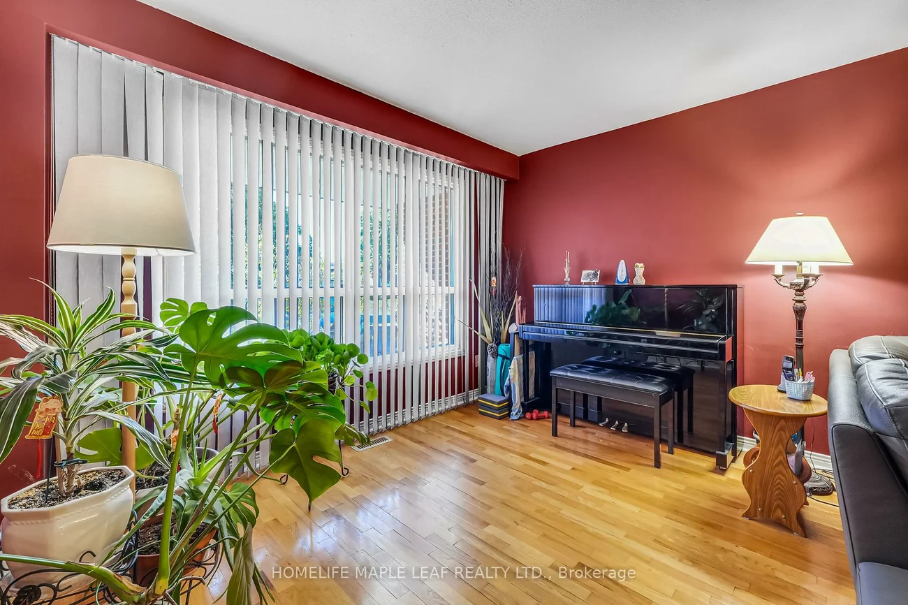 14, Manitou, Central Park, Brampton