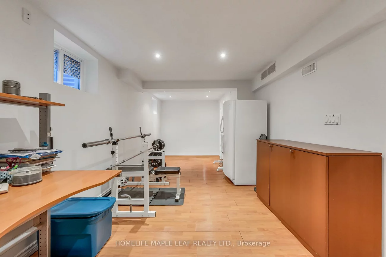 14, Manitou, Central Park, Brampton